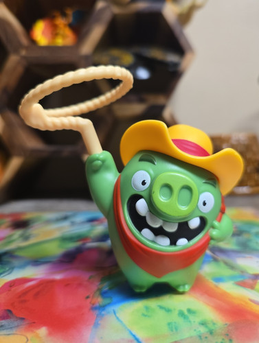 Twirling lasso pig - twirling, 2016